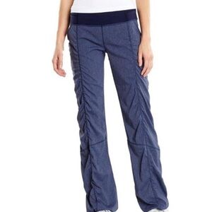 Lucy Size Large Ruched Active Pants in Blue, Preloved